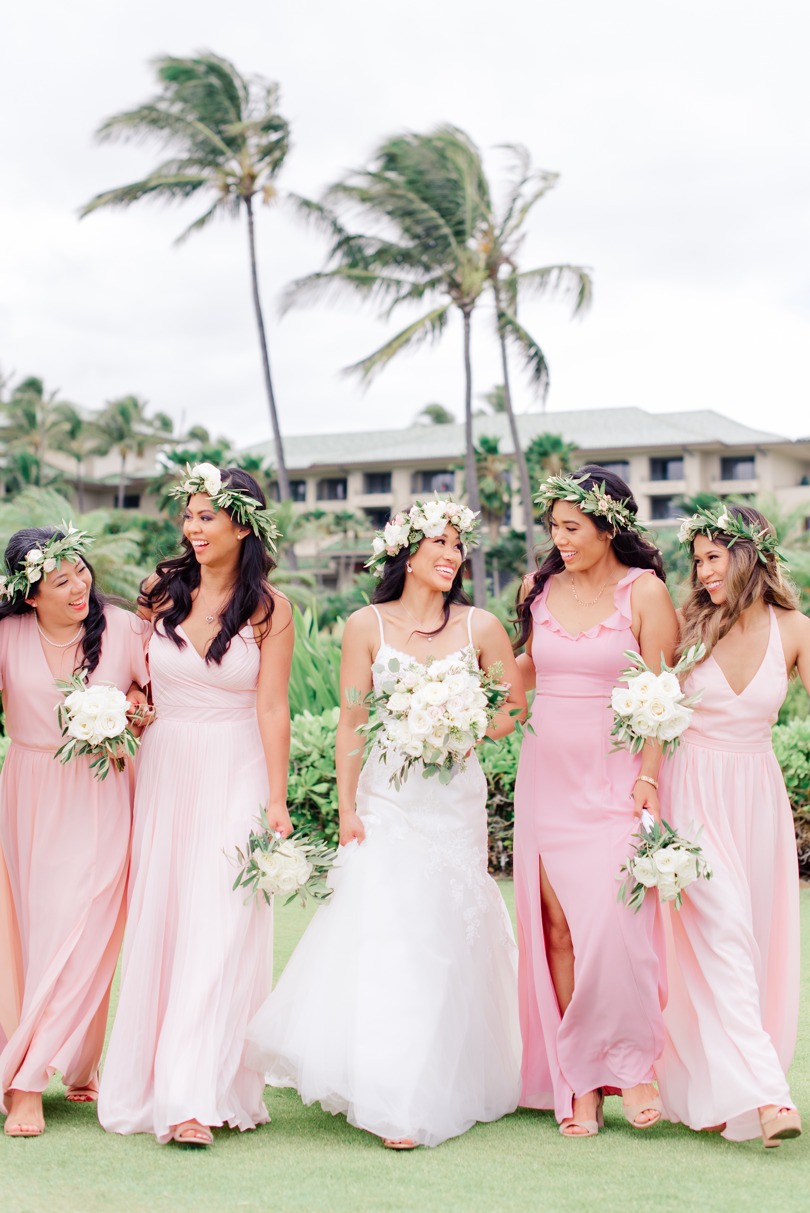 summer-destination-wedding-blush-floral-grand-hyatt-kauai-resort_0059.jpg