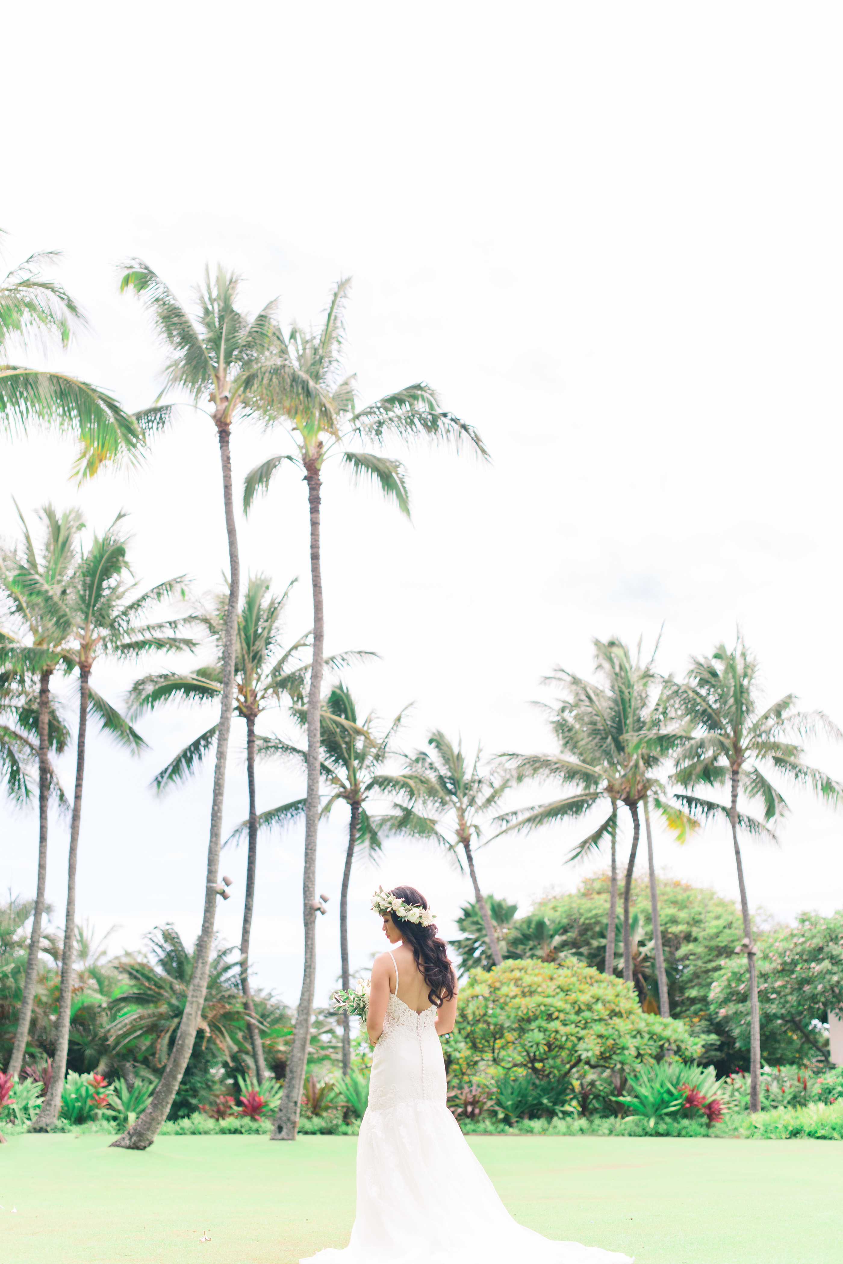 summer-destination-wedding-blush-floral-grand-hyatt-kauai-resort_0063.jpg