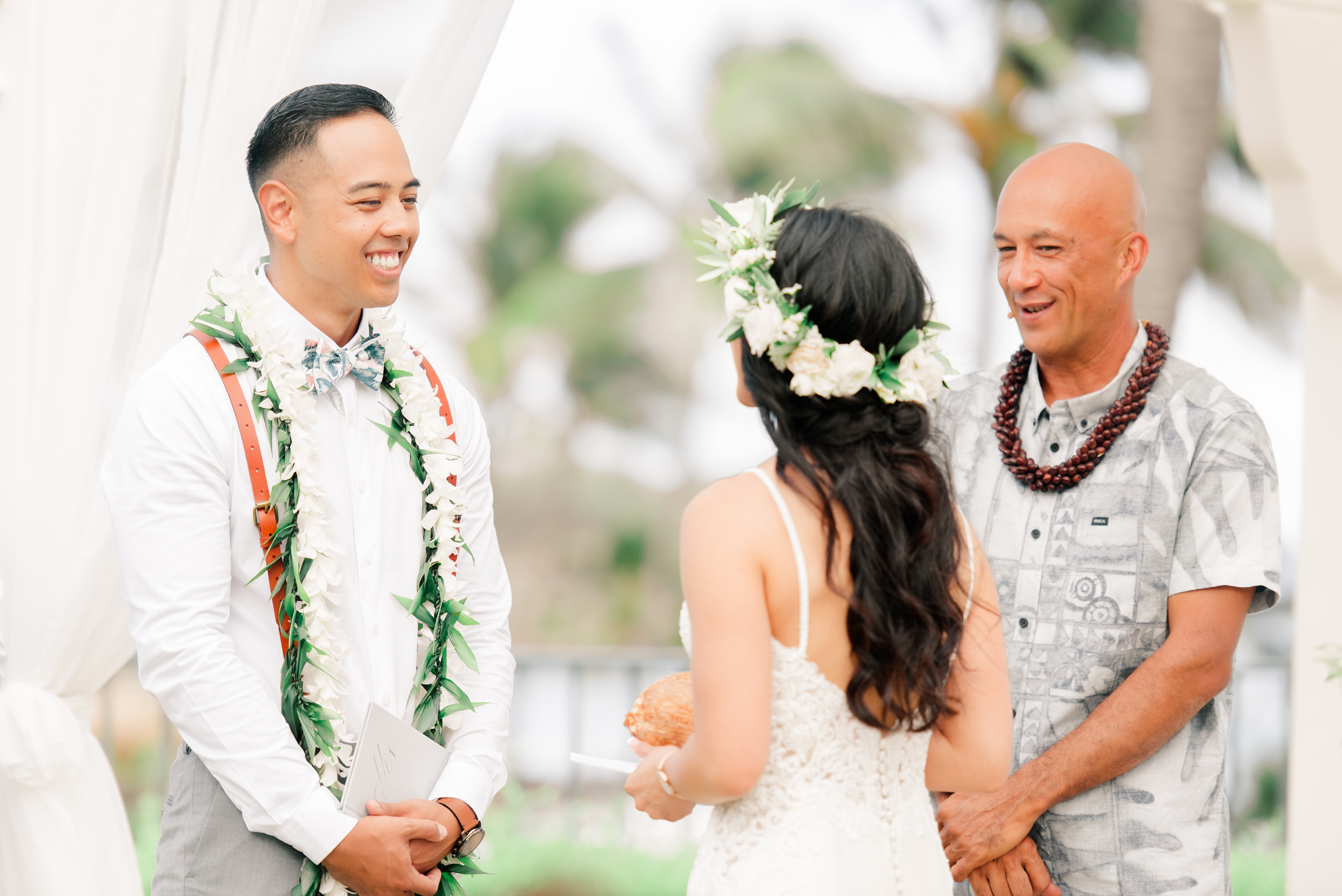 summer-destination-wedding-blush-floral-grand-hyatt-kauai-resort_0100.jpg