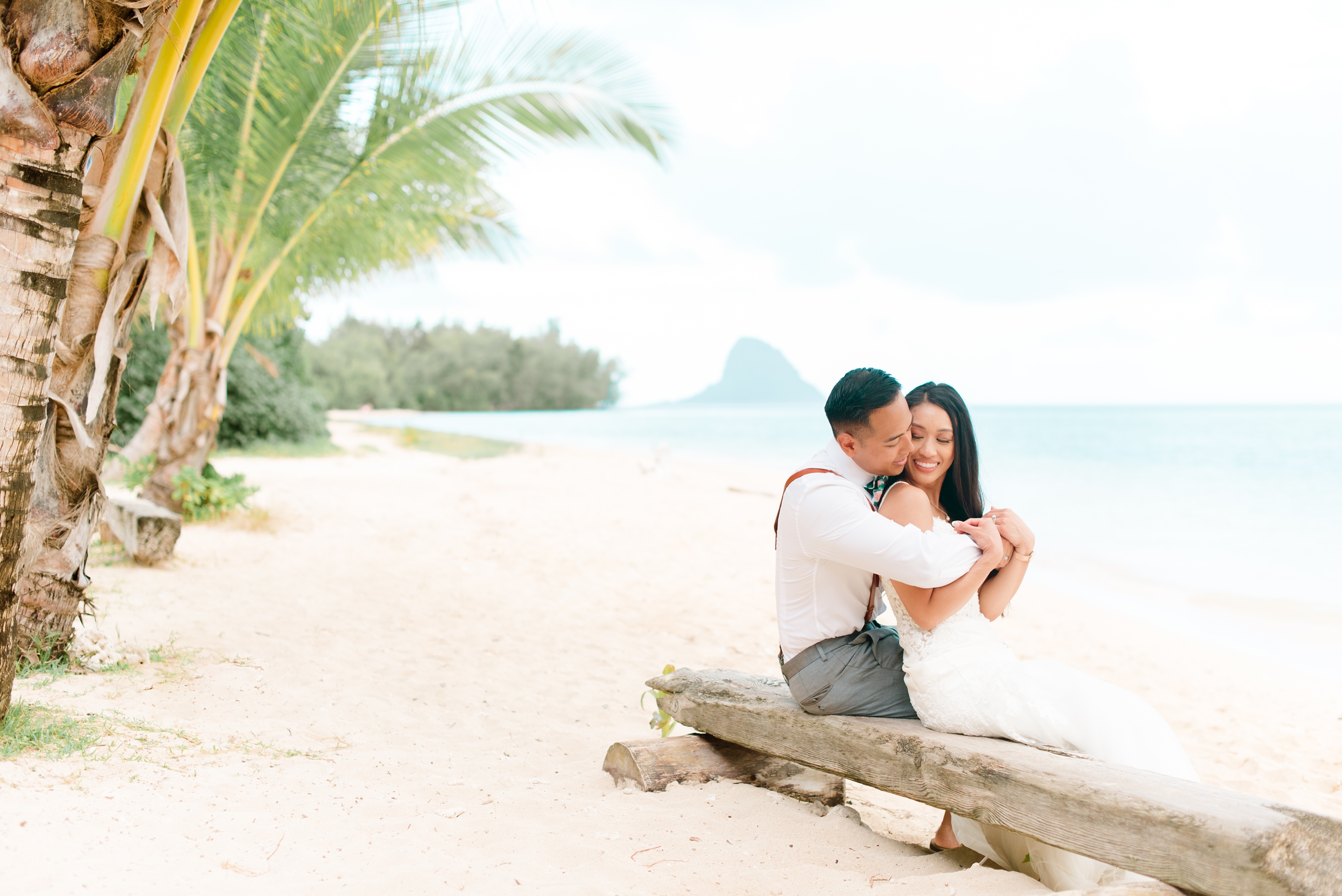 summer-destination-wedding-blush-floral-grand-hyatt-kauai-resort_0128.jpg