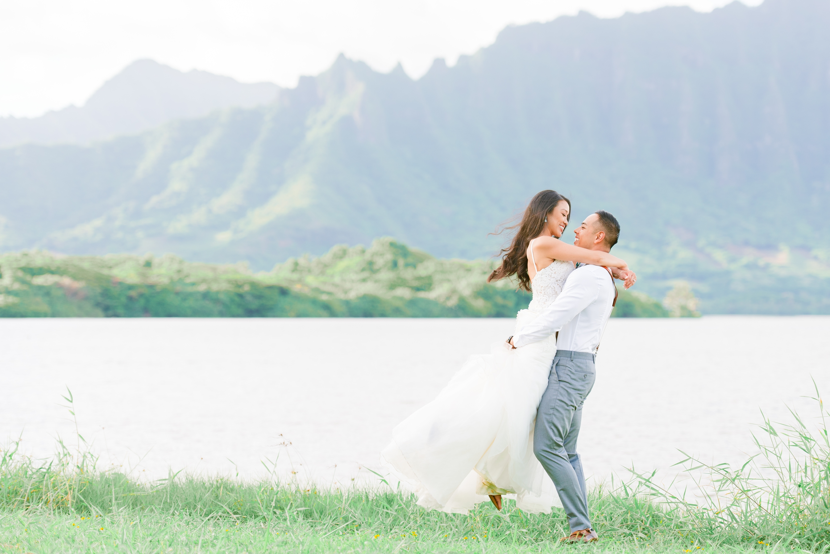 summer-destination-wedding-blush-floral-grand-hyatt-kauai-resort_0156.jpg