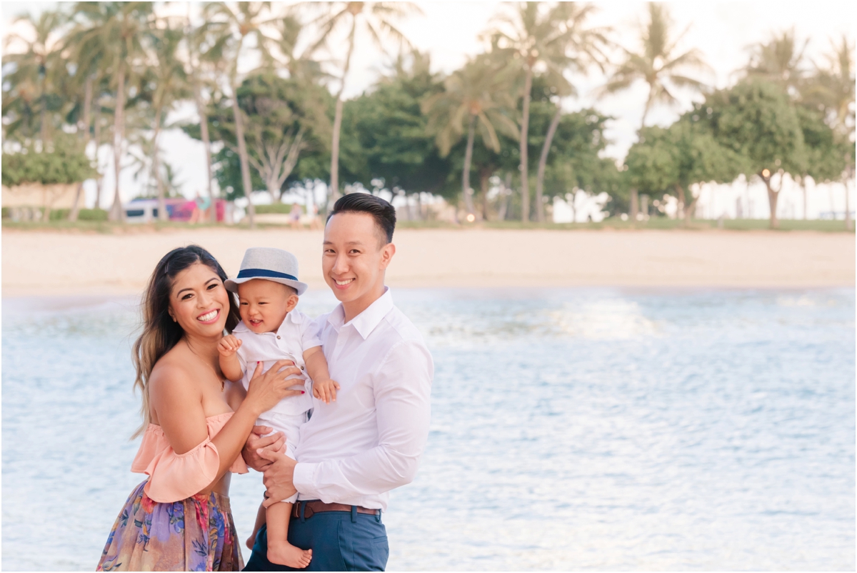chrisell-alex-oahu-maui-hawaii-wedding-family-beach-photo-session-_0004.jpg