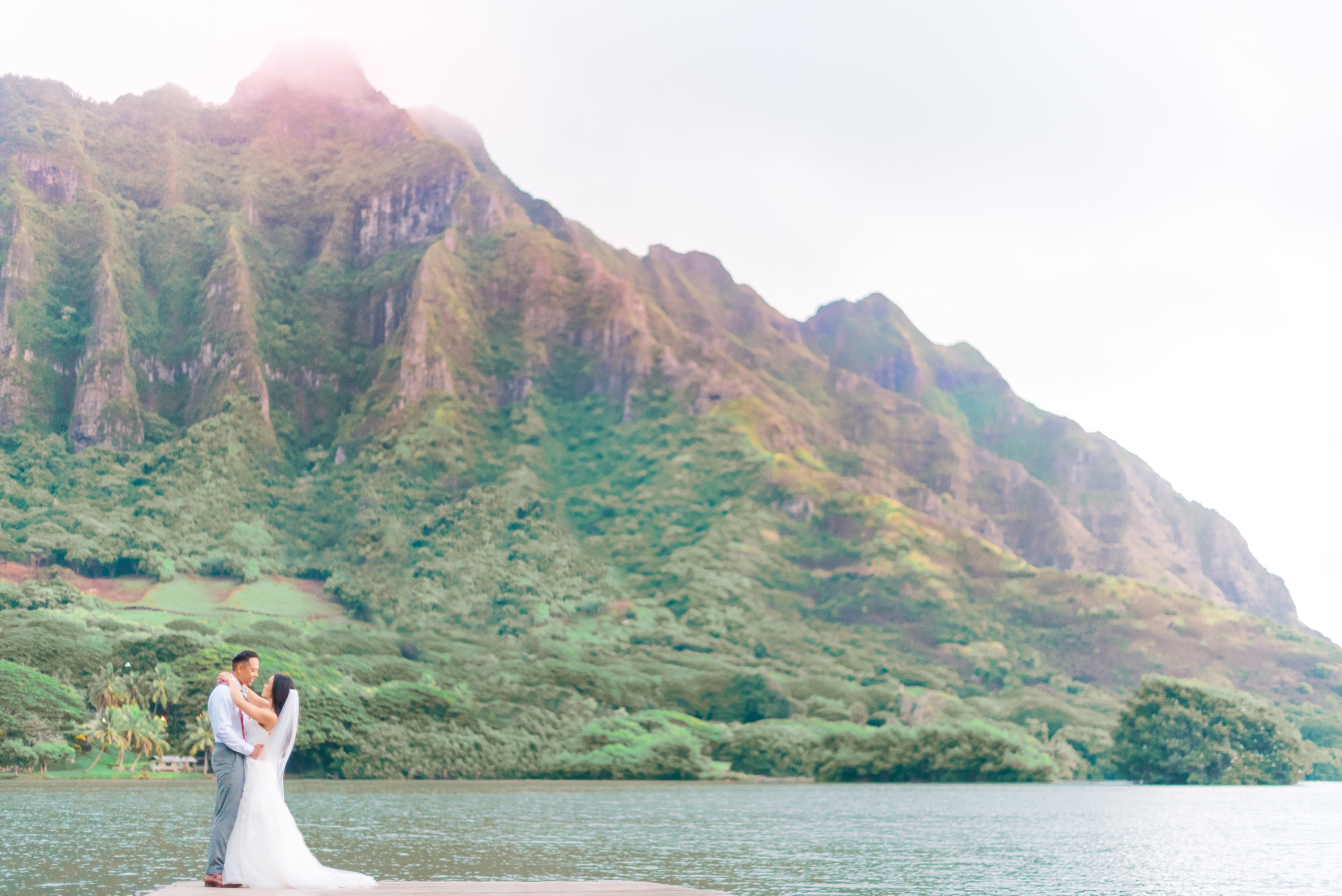 summer-destination-wedding-blush-floral-grand-hyatt-kauai-resort_0001.jpg